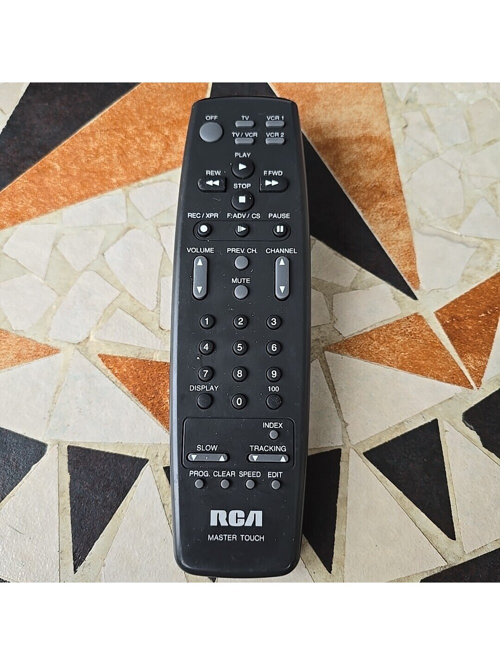 RCA TV/VCR, Remote Control UM-3/R6/AA. Used Gray